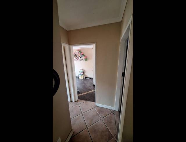 2 BEDROOM PROPERTY TO RENT IN ROOIHUISKRAAL NORTH